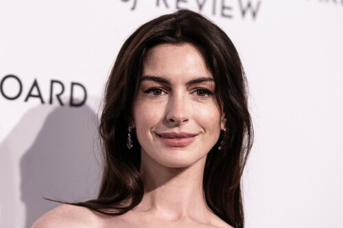 AnneHathaway_January112024_84f47072535d761e5c