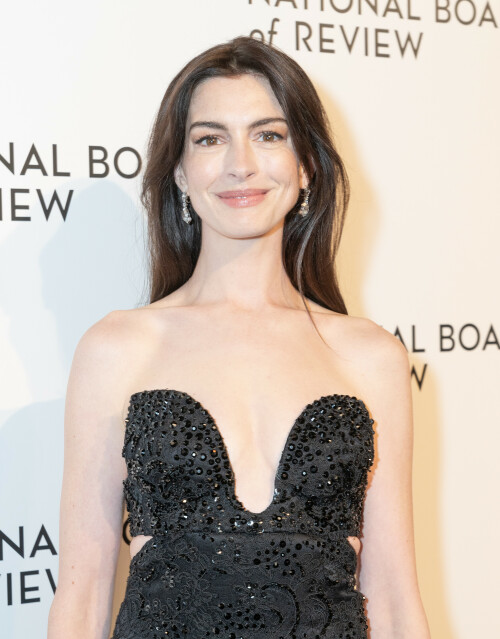 AnneHathaway_January112024_910ae79fc3067753d6