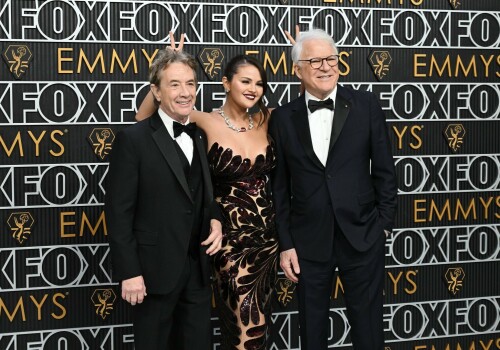 Selena Gomez | 75th Primetime Emmy Awards at the Peacock Theater in LA - 15.01.2024

Selena Gomez channels her namesake at the 2024 Emmys with an updo and red lip

Through her Emmys glam, the modern pop icon paid tribute to a successful Texan music icon

All Texas girls grow up admiring the late music star Selena Quintanilla, also known as the “Queen of Tejano Music”. Case in point: Selena Gomez arriving at the 2024 Emmys. The flattering resemblance proved to us that the modern-day star, despite her love for the Upper East Side, is a true Texan at heart. Fun fact? The famed pop singer, child actress and thriving businesswoman was actually named after the influential Quintanilla (something she previously revealed on an episode of Selena + Chef).

Tonight, Gomez took the Selena likeness to the next level by channelling one of Quintanilla’s most iconic beauty looks from the 1994 Grammys. First there’s the sexy but piece-y ’90s up-do—complete with a tendril bang curled to perfectly highlight Gomez’s glowing face—done by longtime hairstylist Marissa Marino. Then there’s the jewellery: whether in dazzling earrings or a show-stopping necklace, both women knew that sparkles are key to a good night on the red carpet. But most important is the red lip. For Quintanilla, it was a trademark beauty look, while for Gomez, tonight’s vampy dark berry lip is almost certainly from her own brand, Rare Beauty.

Perhaps Gomez is also trying to channel some of Quintanilla’s good luck. On that night in 1994, the elder Selena won best Mexican American album for Live, which finally earned her some recognition from mainstream society beyond her Spanish-language market. Tonight at the 2024 Emmys, Gomez is nominated for her fine work as an executive producer for Only Murders in the Building. Only time will tell if it pays off, but either way she found a winning beauty look.

vogue

#SelenaGomez