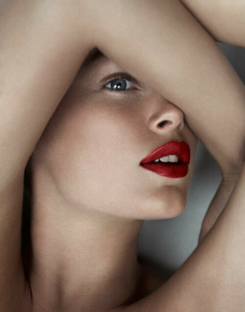 Doutzen_Kroes__Kosty555.info_0055b5691a9cd64bbe4.jpeg