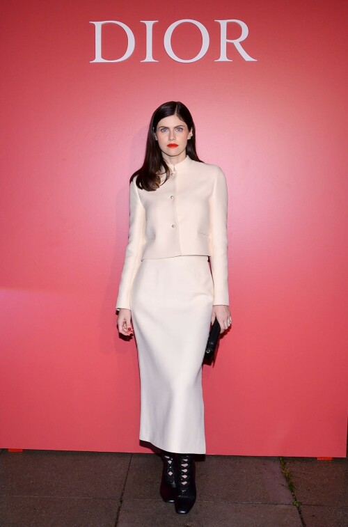 Alexandra Daddario | Dior and Peter Philips celebrate Rouge Dior in Beverly Hills, CA - 05.02.2024

3 HQ pics: http://kosty555.info/index.php?showtopic=304693

Alexandra Daddario wearing Dior Miss Dior Top Handle Bag, Dior Resort 2024 Boots, Dior Mid-Length Straight-Cut.

Leaving Dior event: http://kosty555.info/index.php?showtopic=304679