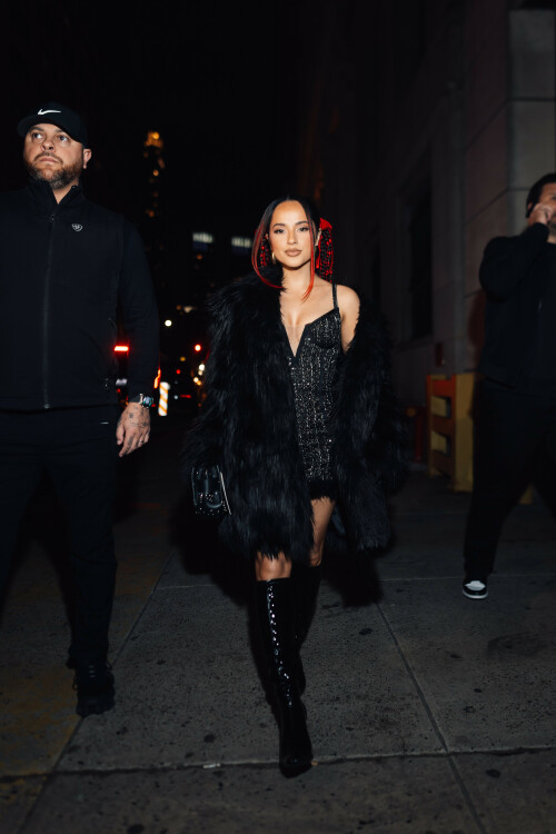 Becky G arriving at the Christian Cowan fashion show in New York - 11.02.2024

6 HQ pics: http://kosty555.info/index.php?showtopic=304860