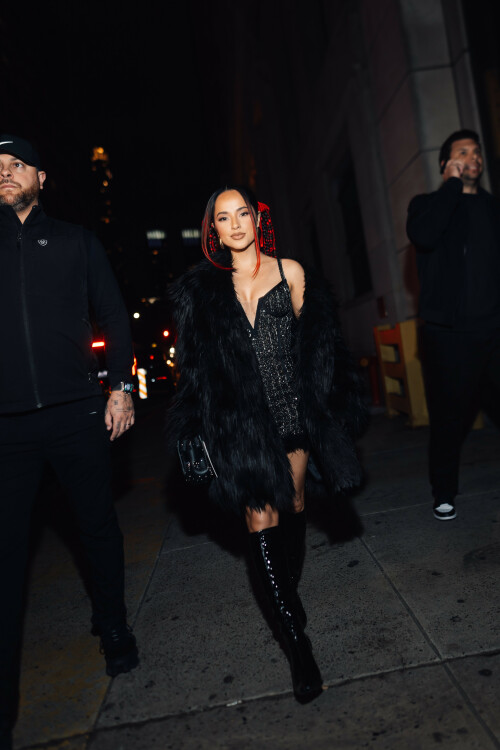 Becky G arriving at the Christian Cowan fashion show in New York - 11.02.2024

6 HQ pics: http://kosty555.info/index.php?showtopic=304860