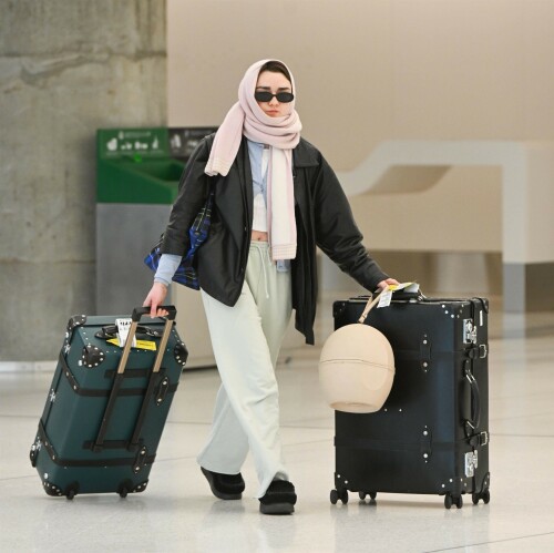 Maisie Williams | Touches down at JFK airport in New York - 11.02.2024

12 HQ pics: http://kosty555.info/index.php?showtopic=304857
