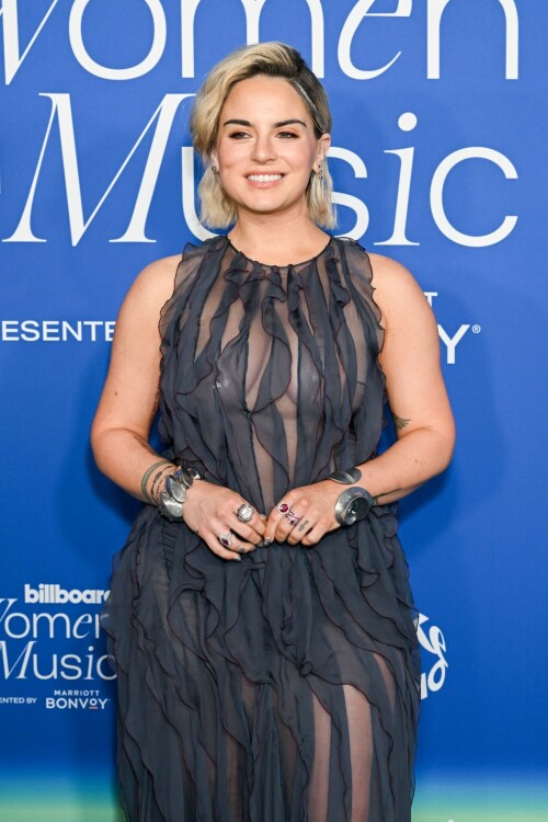 Joanna-JoJo-Levesque---March-6-2024---Billboard-Women-In-Music-8ab6d0b5b234ca4dd.jpeg