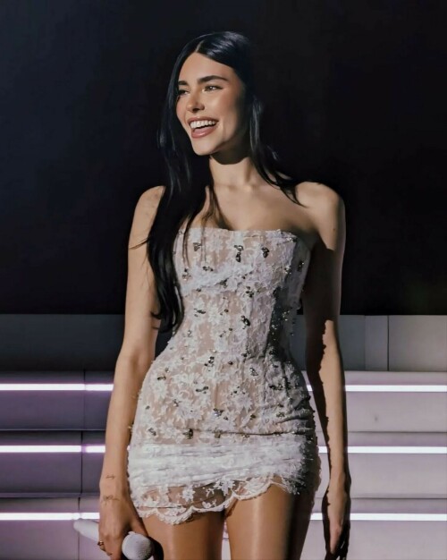 Madison Beer | The Spinnin Tour in London - 25.03.2024
Madison Beer raises the roof as Spinnin Tour hits London
Following the release of her sophomore album ‘Silence Between Songs’, American singer Madison Beer is currently embarking on the European leg of her ‘Spinnin Tour.’
For the London stop, the 25-year-old performed her biggest UK show at Hammersmith’s iconic Eventim Apollo, accompanied by a live band, a big screen and a roaring crowd.
Opening a set filled with all the emotions was the psychedelic pop banger Home To Another One and the ethereal number was met with such passion that fans were screaming the lyrics louder than she was singing them.
With a clear admiration for her back catalogue, the audience carried on belting out every word as Beer continued with more favourites – Good In Goodbye, Sweet Relief and ‘Showed Me (How I Fell In Love With You).
As the show proceeded with futuristic visuals and occasionally some throwback clips, Beer slowed down the pace with several ballads. A standout moment was the heartfelt Selfish; a signature hit from her discography that effortlessly shows off her elegant vocals.
The ultimate highlight of the night, however, was when she performed her latest single Make You Mine. Turning the venue into a nightclub, the sexy yet euphoric anthem almost blew the roof off with 5,300 fans jumping up and down as if their life depended on it.
Maintaining that energy, Beer went straight into BOYSHIT and turned up the sass levels even further.
Having already sung over 20 songs, she completed her beastly set on a high with the Queen-inspired King of Everything.
Having attended many shows from Beer over the years, it’s clear that the stage is where she shines most. And while her career continues to see her booked on bigger stages each time she hits the road, it’s time she got what she deserves, which is a national arena tour.
retropopmagazine
#MadisonBeer