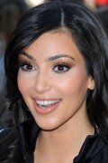 Kim-Kardashian-01-Kosty555.info16041ae672fa2a4b