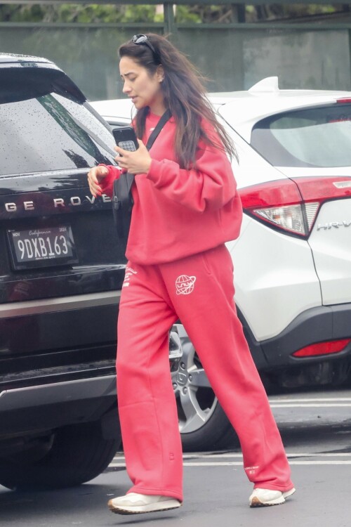 Shay Mitchell | Rocks a red Lonely Air ensemble during a grocery run at Lazy Acres in Los Angeles - 14.04.2024

12 HQ pics: http://kosty555.info/index.php?showtopic=306678



Outfit: Lonely Ghost x Beis Text Me when You Land Crewneck Sweater, Lonely Ghost x Beis Lonely Air Wide Leg Sweatpants in Red, Beis the Sport Sling in Black