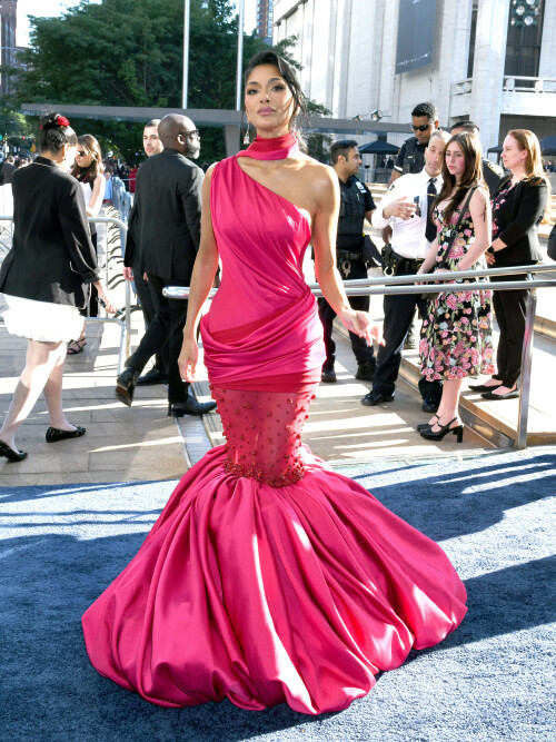 Nicole-Scherzinger-The-77th-Annual-TONY-Awards_1657b5b187bccd5f38