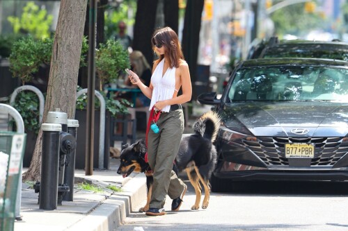 Emily Ratajkowski | NYC Candids - 11.08.2024

11 HQ pics: http://kosty555.info/index.php?showtopic=308678