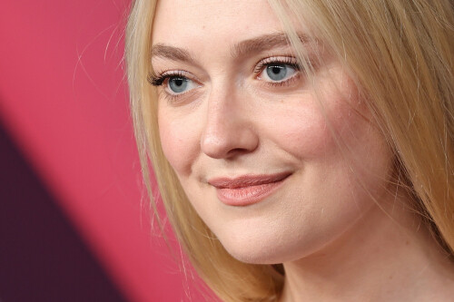 DakotaFanning_EmmyAwards2024_01244efaaa3b47be0c