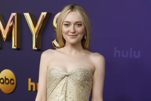 DakotaFanning_EmmyAwards2024_217f9d9b598c084555.jpeg