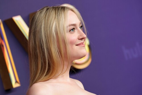 DakotaFanning_EmmyAwards2024_2393686f7abe16364e.jpeg