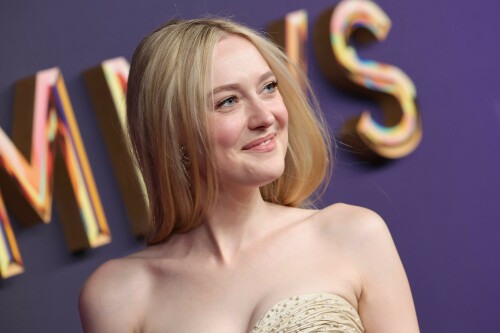 DakotaFanning_EmmyAwards2024_2777ef255c27d4a3a0.jpeg