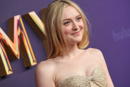 DakotaFanning_EmmyAwards2024_370cc99ffaef2cda97