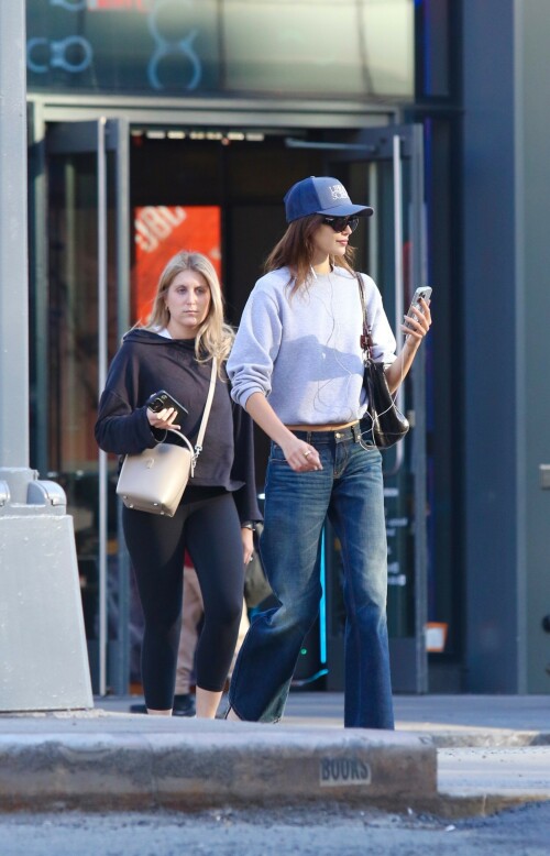 KaiaGerber_Oct72024_16f326302d0bec799a