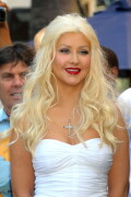 Christina-Aguilera---Walk-Of-Fame-Ceremony---Nov152010_115_267da0e956bcac7b9