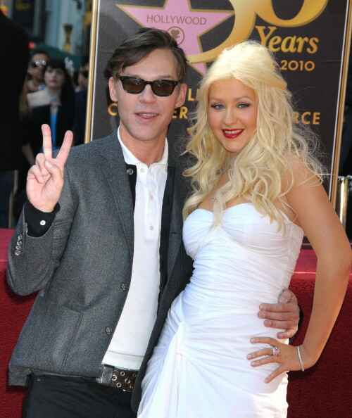 Christina-Aguilera---Walk-Of-Fame-Ceremony---Nov152010_122_29023fb979e288f9c.jpeg