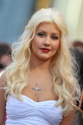 Christina-Aguilera---Walk-Of-Fame-Ceremony---Nov152010_168_225d4b82203cd63f1