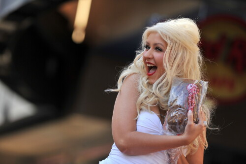 Christina-Aguilera---Walk-Of-Fame-Ceremony---Nov152010_173_2dd5a3547aa8c2943