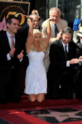 Christina-Aguilera---Walk-Of-Fame-Ceremony---Nov152010_187_26c29b68f328ee22c