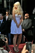 Christina-Aguilera---Walk-Of-Fame-Ceremony---Nov152010_22_242aa6adc2cc2054c