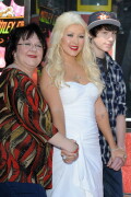 Christina-Aguilera---Walk-Of-Fame-Ceremony---Nov152010_233_23472341797f81e91