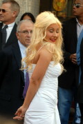 Christina-Aguilera---Walk-Of-Fame-Ceremony---Nov152010_43_209946d66576577ce