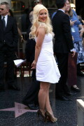 Christina-Aguilera---Walk-Of-Fame-Ceremony---Nov152010_86_212838eefd8f5775a