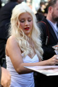 Christina-Aguilera---Walk-Of-Fame-Ceremony---Nov152010_96_2d6240f65ddbcbfe1