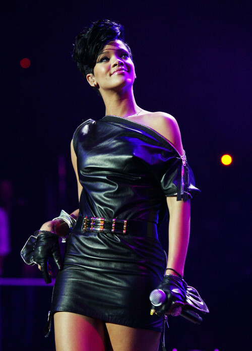 Rihanna_Z100_JingleBall_Dec182008_24a9294628d9ff61f1.jpeg