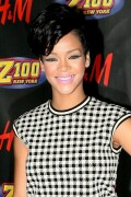 Rihanna_Z100_JinleBall_PressRoom_Dec122008_004757b08495cd2825b