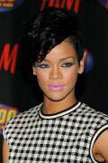 Rihanna_Z100_JinleBall_PressRoom_Dec122008_012c5a0360edfc35b2d