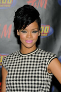 Rihanna_Z100_JinleBall_PressRoom_Dec122008_0167d3b03292e6bcde2