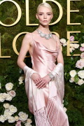 AnyaTaylorJoy_2025_GoldenGlobes_104f41c1ad6998823dd