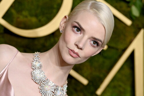 AnyaTaylorJoy_2025_GoldenGlobes_113cb0f91c6d3ec8345.jpeg