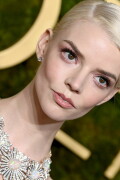 AnyaTaylorJoy_2025_GoldenGlobes_113cb0f91c6d3ec8345