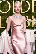 AnyaTaylorJoy_2025_GoldenGlobes_11494d3bcd9c226fd92