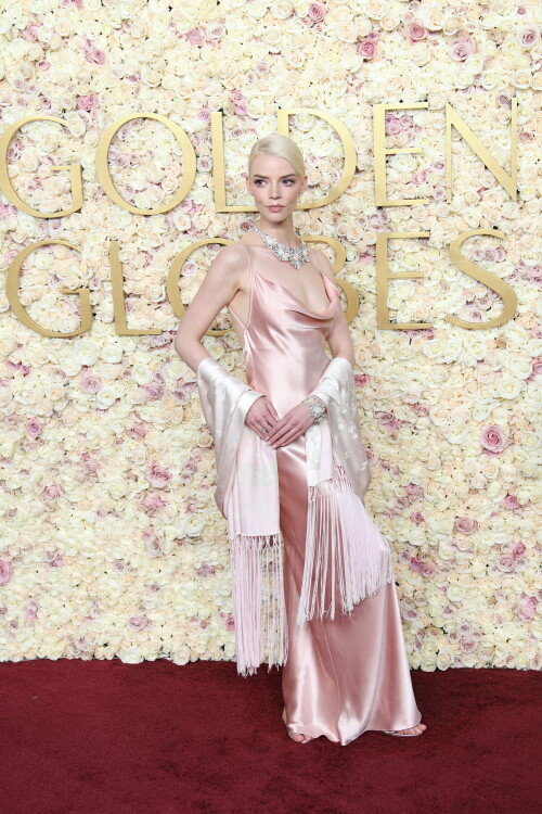 AnyaTaylorJoy_2025_GoldenGlobes_1219af5dc559def1540.jpeg