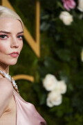 AnyaTaylorJoy_2025_GoldenGlobes_138871a028ab0341cb4