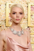 AnyaTaylorJoy_2025_GoldenGlobes_14445fe5247626f48aa