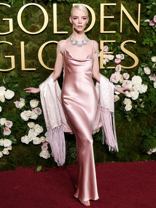 AnyaTaylorJoy_2025_GoldenGlobes_147d8a75051244a1cc9.jpeg