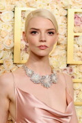 AnyaTaylorJoy_2025_GoldenGlobes_1496fee982143b40d6