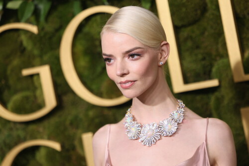 AnyaTaylorJoy_2025_GoldenGlobes_156a5e0b13f9b68d413.jpeg