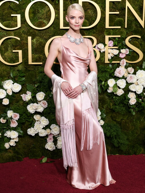 AnyaTaylorJoy_2025_GoldenGlobes_1579b55a57e593579a4