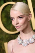 AnyaTaylorJoy_2025_GoldenGlobes_39195f5c0f16ee3f9a