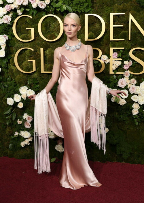 AnyaTaylorJoy_2025_GoldenGlobes_415912a8256926dbd1.jpeg