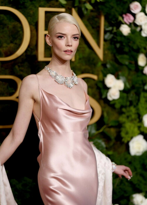 AnyaTaylorJoy_2025_GoldenGlobes_50e9bead75d138ed1e.jpeg