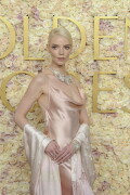 AnyaTaylorJoy_2025_GoldenGlobes_6285bef8af2229b2fe