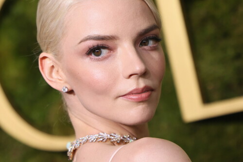 AnyaTaylorJoy_2025_GoldenGlobes_73829b33ddcb8869eb.jpeg